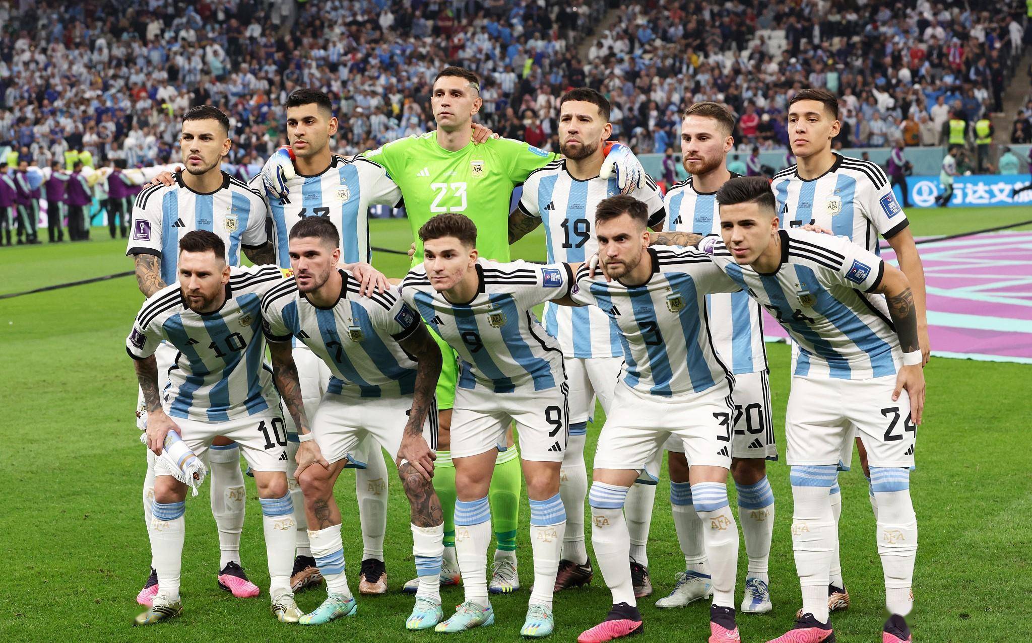 目中不断缩 目中不断缩